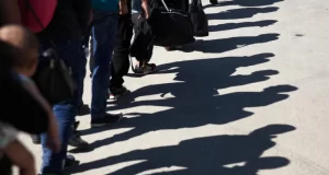 Une «fosse commune» avec au moins 65 corps de migrants découverte en Libye