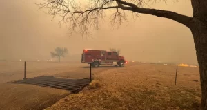 Texas : deux morts dans le plus grand incendie de l’histoire de l’État