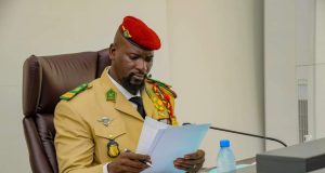 Guinée: limogeage des directeurs généraux des sociétés d’électricité et des pétroles