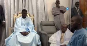 Première visite à Touba : le président Diomaye perpétue une tradition inaugurée par Wade en 2000