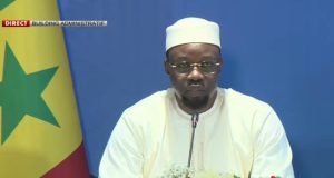 SONKO révèle : « Plus de 2500 milliards ont été dépensés ces 04 dernières années sous le sceau du secret défense pour échapper aux règles des marchés publics. »