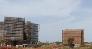 MODERNISATION DES COMMUNES AU SÉNÉGAL | ENTRE DÉFIS FONCIERS ET HARMONISATION ARCHITECTURALE