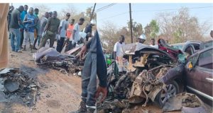 Accident à Sinthiou Malème : un mort et 14 blessés dans une collision entre un bus et un camion