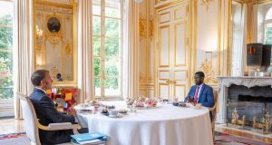 Petit-Déjeuner à l’Elysée : Bassirou Diomaye Faye et Emmanuel Macron passent en revue la coopération sénégalo-française