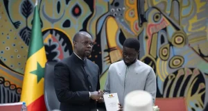 Massacre de Thiaroye: Diomaye Faye reçoit le livre blanc et déplore le manque de coopération française