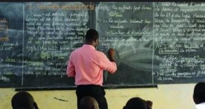 Ponctions salariales : les syndicats d’enseignants dénoncent un «vandalisme d’Etat» et «un vol systématique»