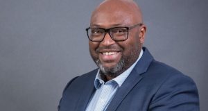 Réélection de Lamine Naham : Le parcours incroyable du petit-fils d’El Hadj Malick Sy devenu maire en France