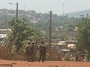 Mali: les jihadistes attaquent des cars et des infrastructures électriques, l’armée poursuit ses opérations