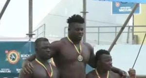 BEACH WRESTLING : LE SÉNÉGAL DOMINE LES CHAMPIONNATS D’AFRIQUE À ALEXANDRIE