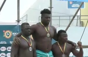 BEACH WRESTLING : LE SÉNÉGAL DOMINE LES CHAMPIONNATS D’AFRIQUE À ALEXANDRIE