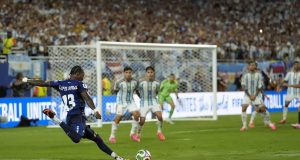 LA FIFA COURONNE SYDNEY LOPES CABRAL, AUTEUR DU PLUS BEAU BUT DE LA COUPE DU MONDE