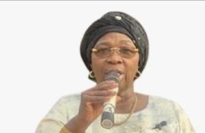 Prenant la défense de Mimi Touré : « Défendons l’honneur des femmes d’État, l’honnêteté ne mérite pas l’acharnement »(Socé Diop Dione)